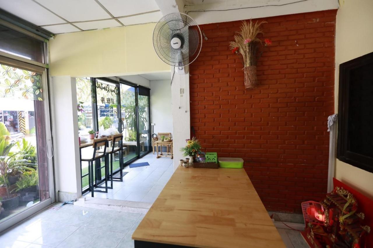 Banana Hostel Donmuang Bangkok Buitenkant foto