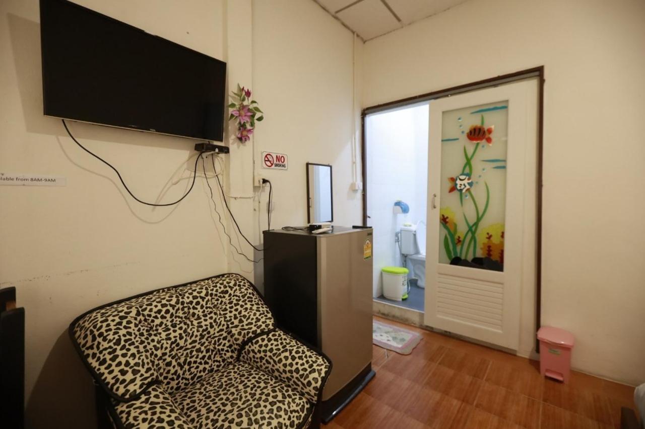 Banana Hostel Donmuang Bangkok Buitenkant foto
